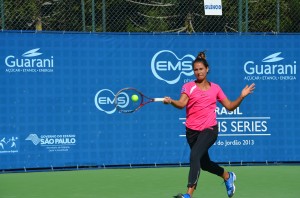 Paula Gonçalves disputa semi em Campos