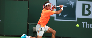 Federer avança em Indian Wells