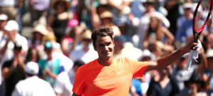 Federer enfrenta Raonic na semi