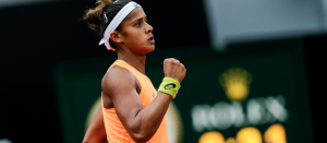 Com melhor ranking da carreira, Teliana faz história de novo e arrasa na estreia na França