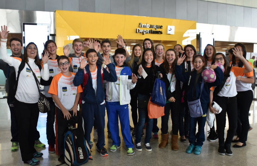 Campeões do Circuito Escolar e Universitário embarcam para Barcelona