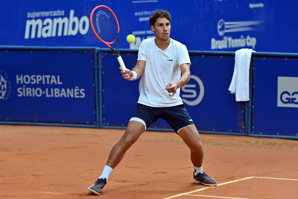Eduardo Ribeiro é campeão da etapa de Brasília do Brasil Tennis