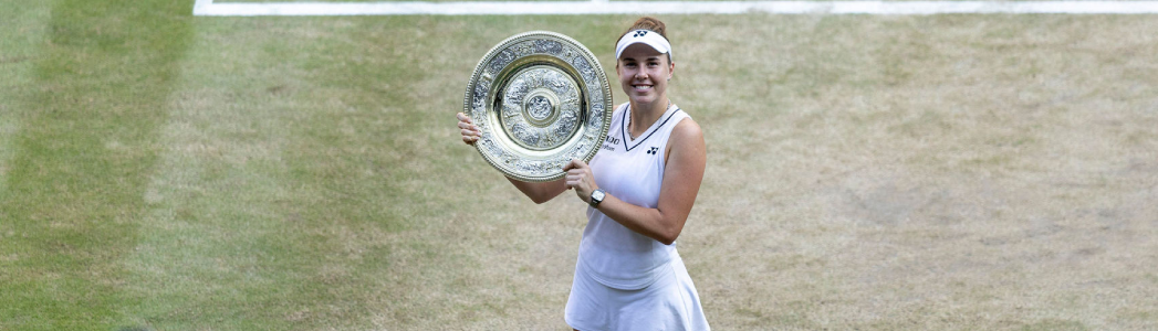 Noskova vence Muchova e conquista em Wimbledon o seu 1º título de Grand Slam